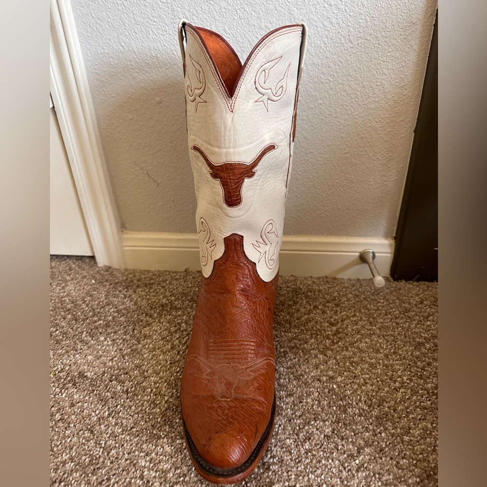 The University of Texas Men’s Lucchese cowboy boots Size 11.5. Official